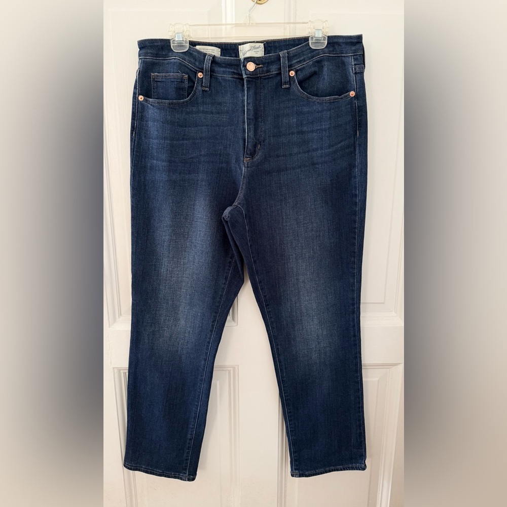 Universal Thread 14/32R High-Rise Slim Straight Dark Wash Denim Jeans.